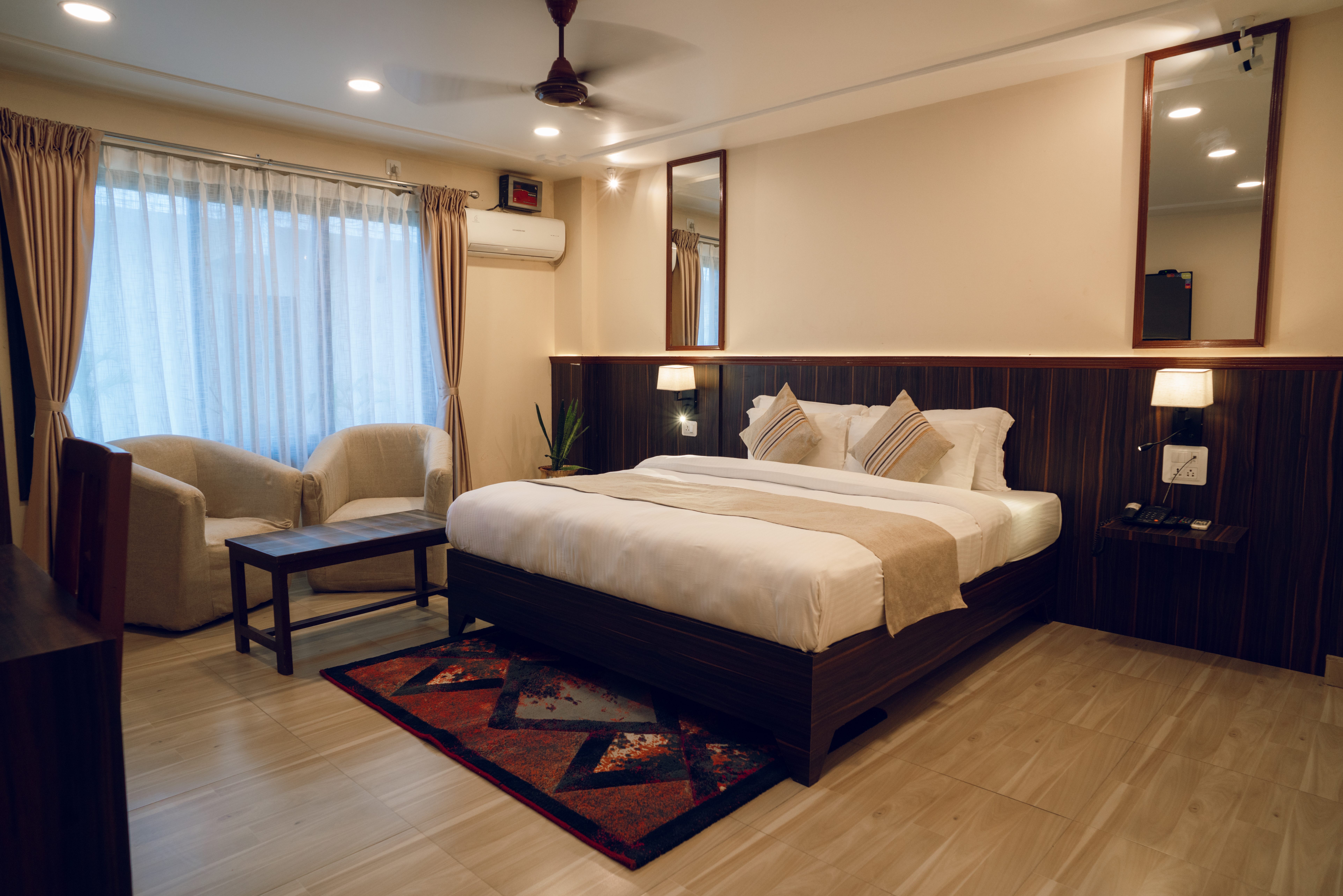 Deluxe King with Breakfast