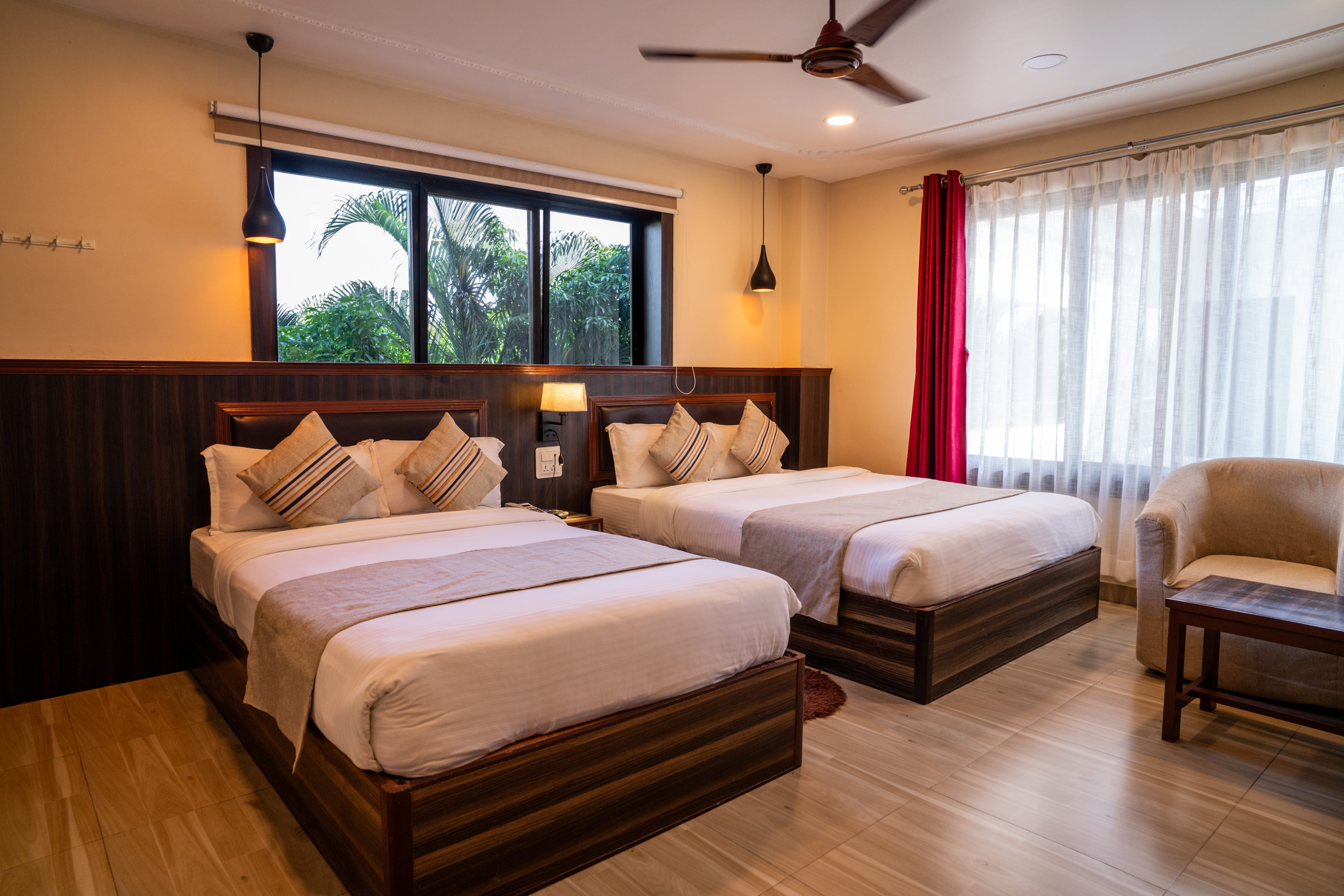 Deluxe Twin with Breakfast